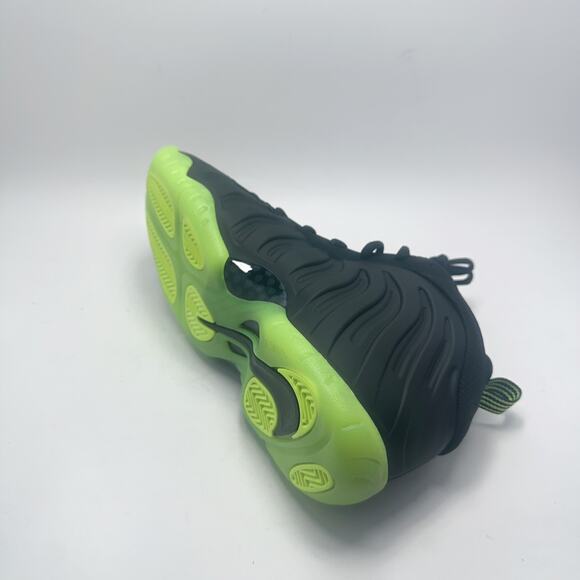 Nike Foamposite One GS Black Volt Basketball Shoes HF0977-001 Size 6Y / WMNS 7.5 - Picture 3 of 5